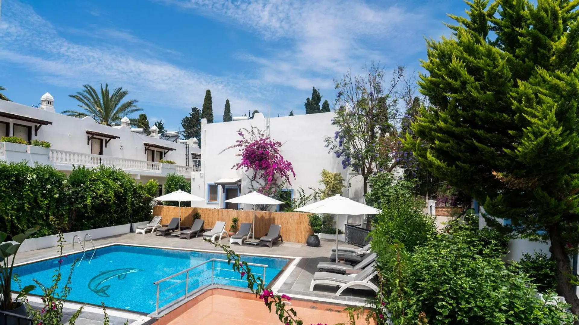 Manuela Boutique Hotel Битез